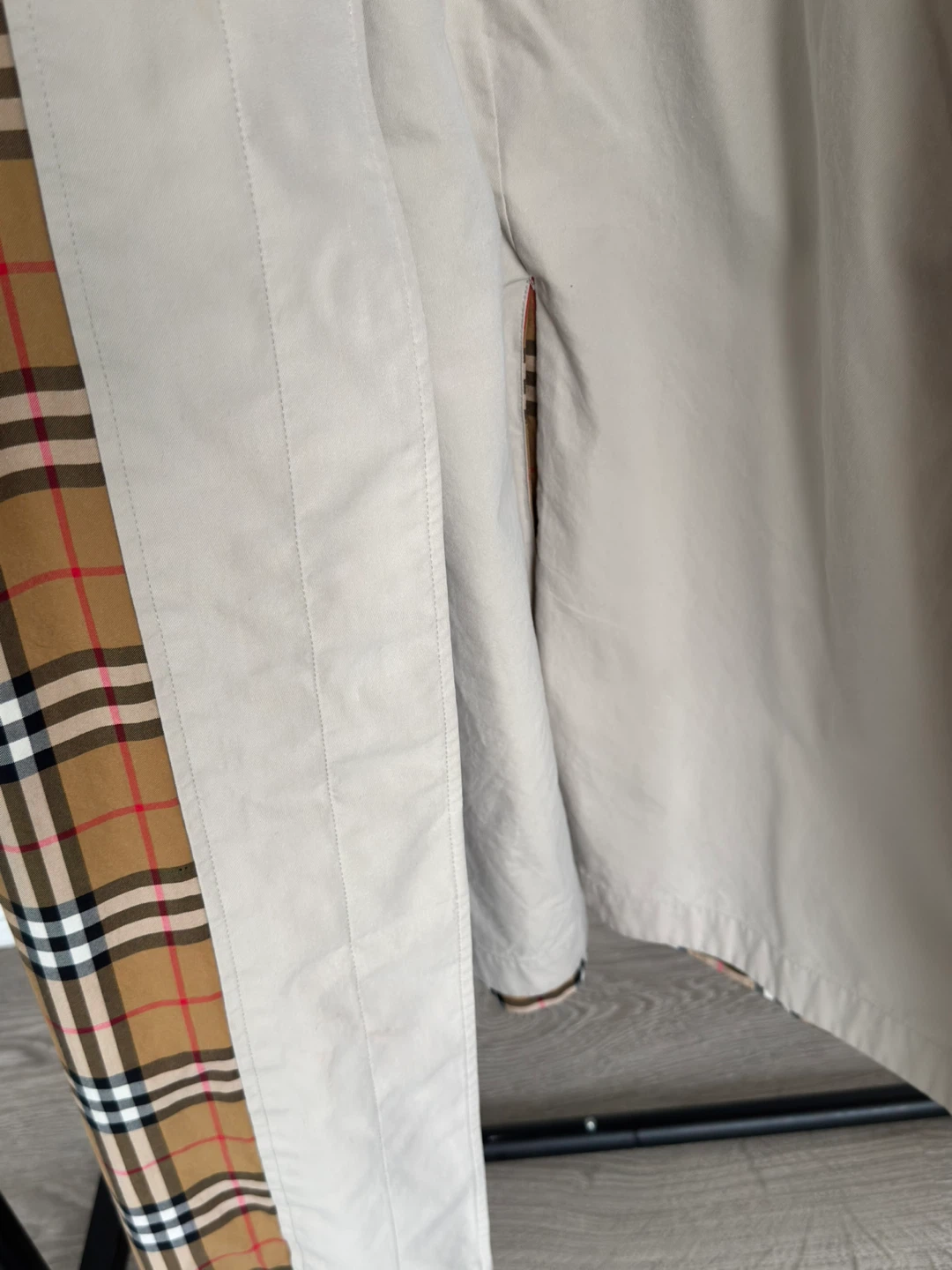 Authentic Burberry Trench Coat - photo 5