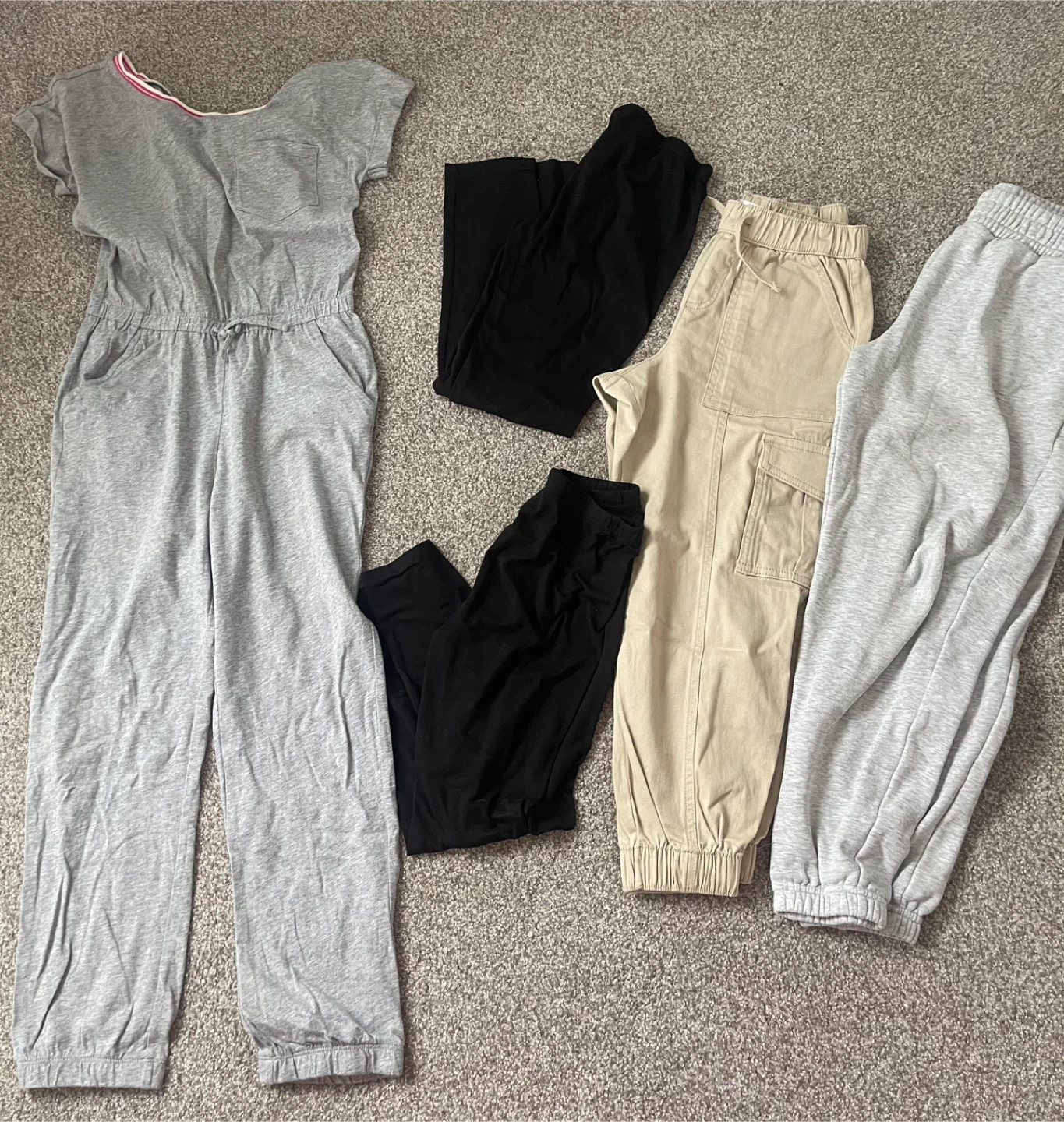 Kids clothes ranging from sizes m-xl 🏆 - photo 2