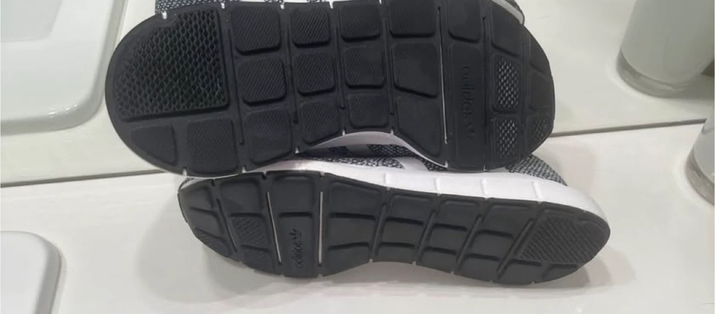 Adidas Swift Run Shoes W7/Y6 - photo 3