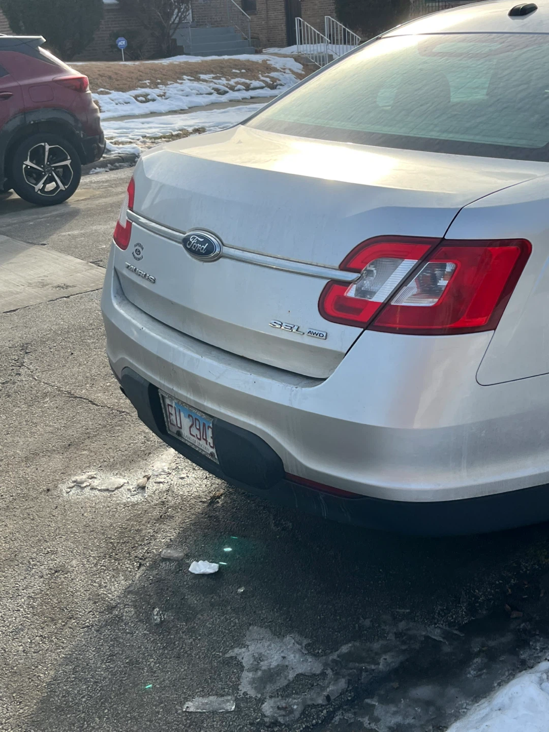 2010 Ford Taurus Sedan - photo 2