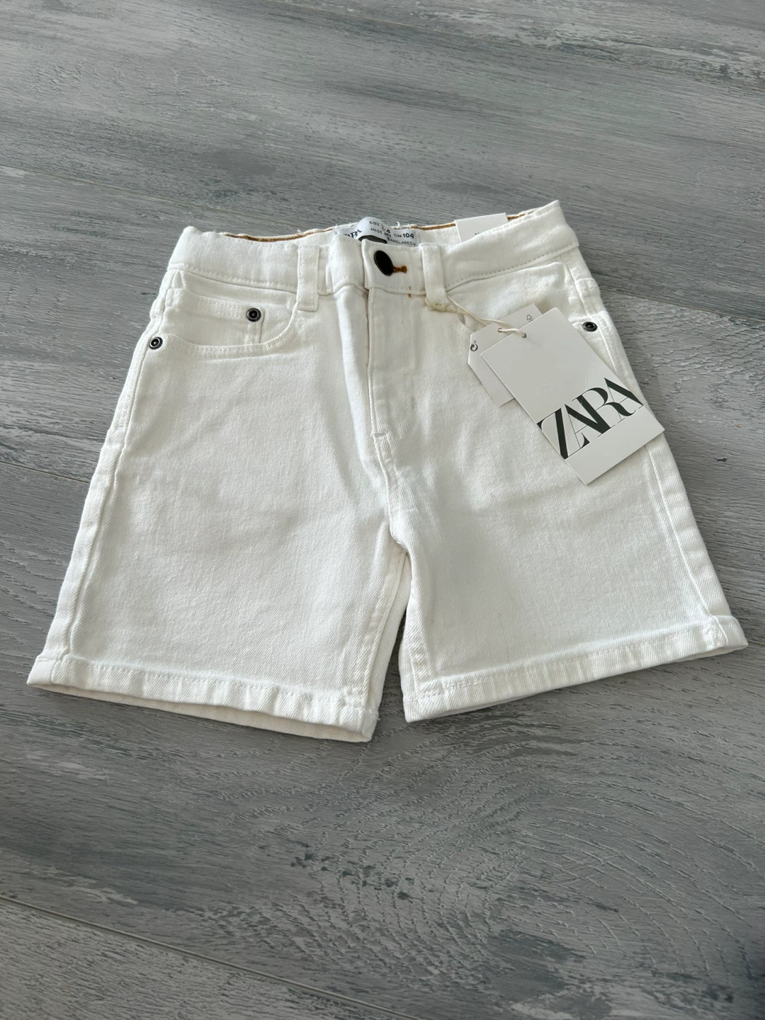 🏆 Zara White Denim Shorts Kids Size 3/4