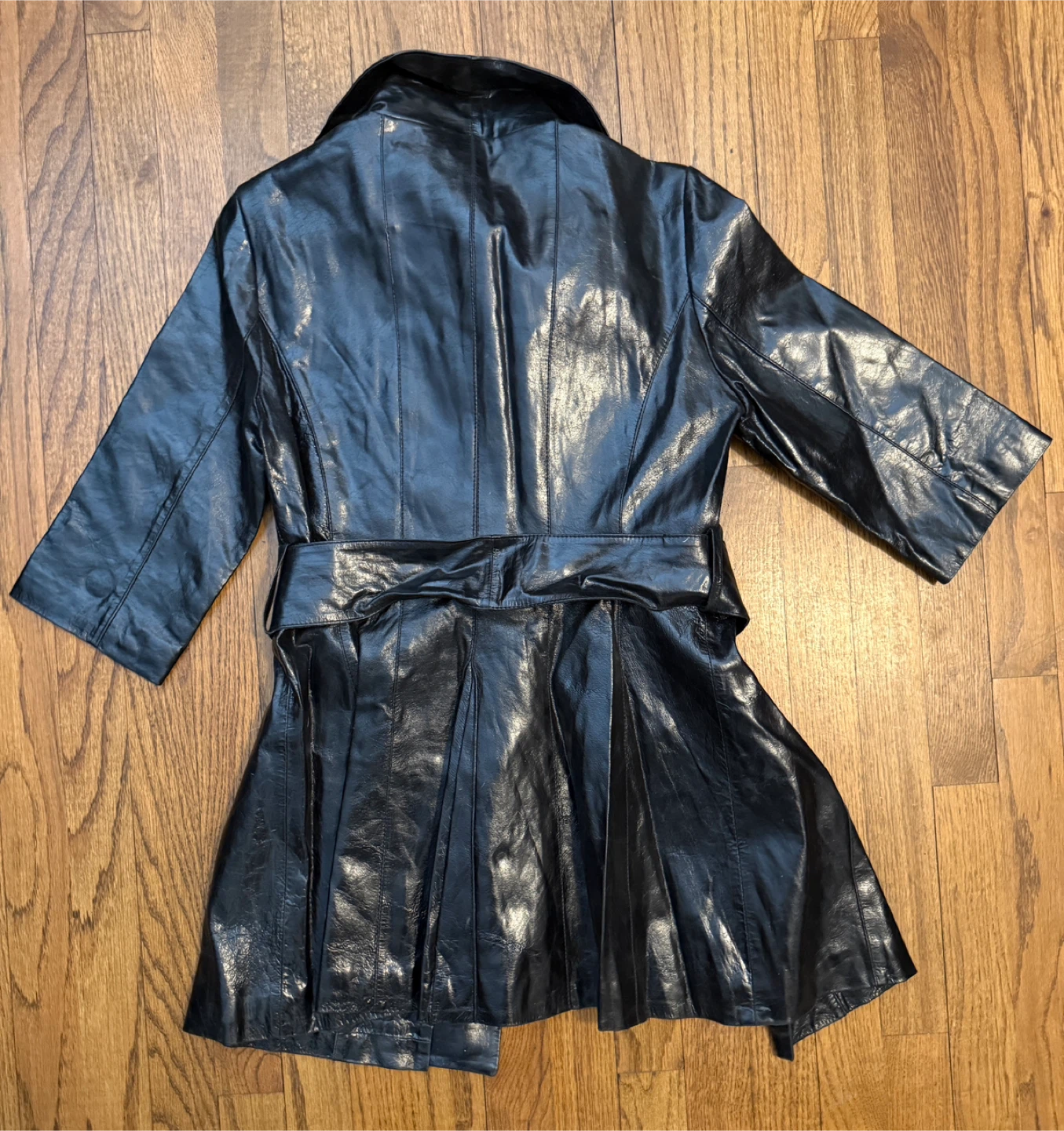 Pre-loved Bebe Leather Short Trench Coat 🏆 - photo 2