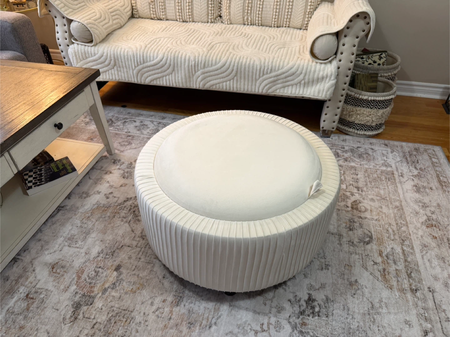 Luxury White Storage Ottoman – Large Round (30”) - photo 3