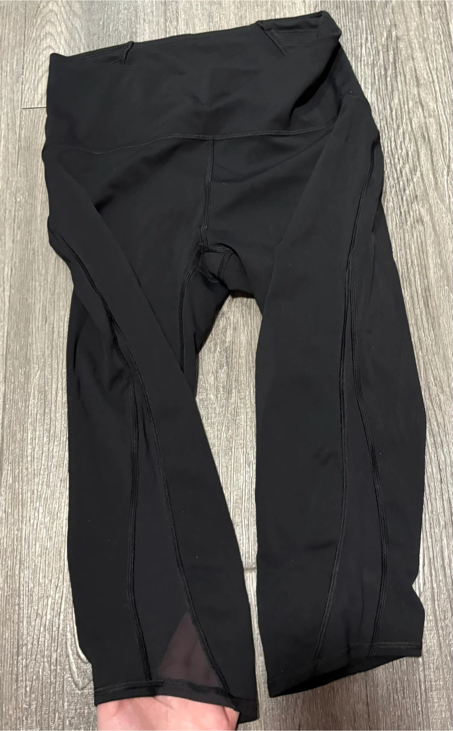 Lululemon crop with mesh side detail - photo 2