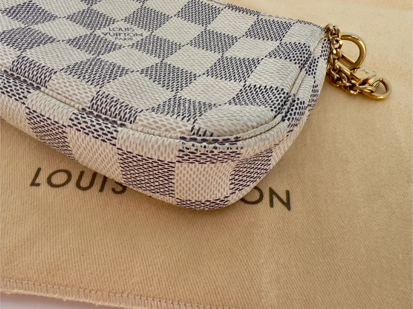 Louis Vuitton Damier Azur Mini Pochette Accessoires - photo 5