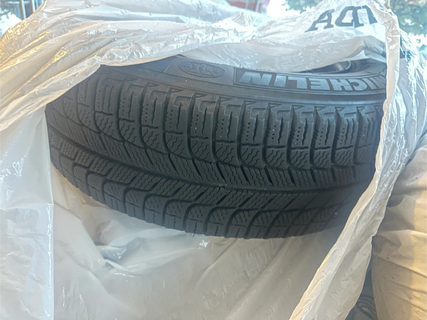 Michelin Winter Tire 205/65R15 99T - photo 2