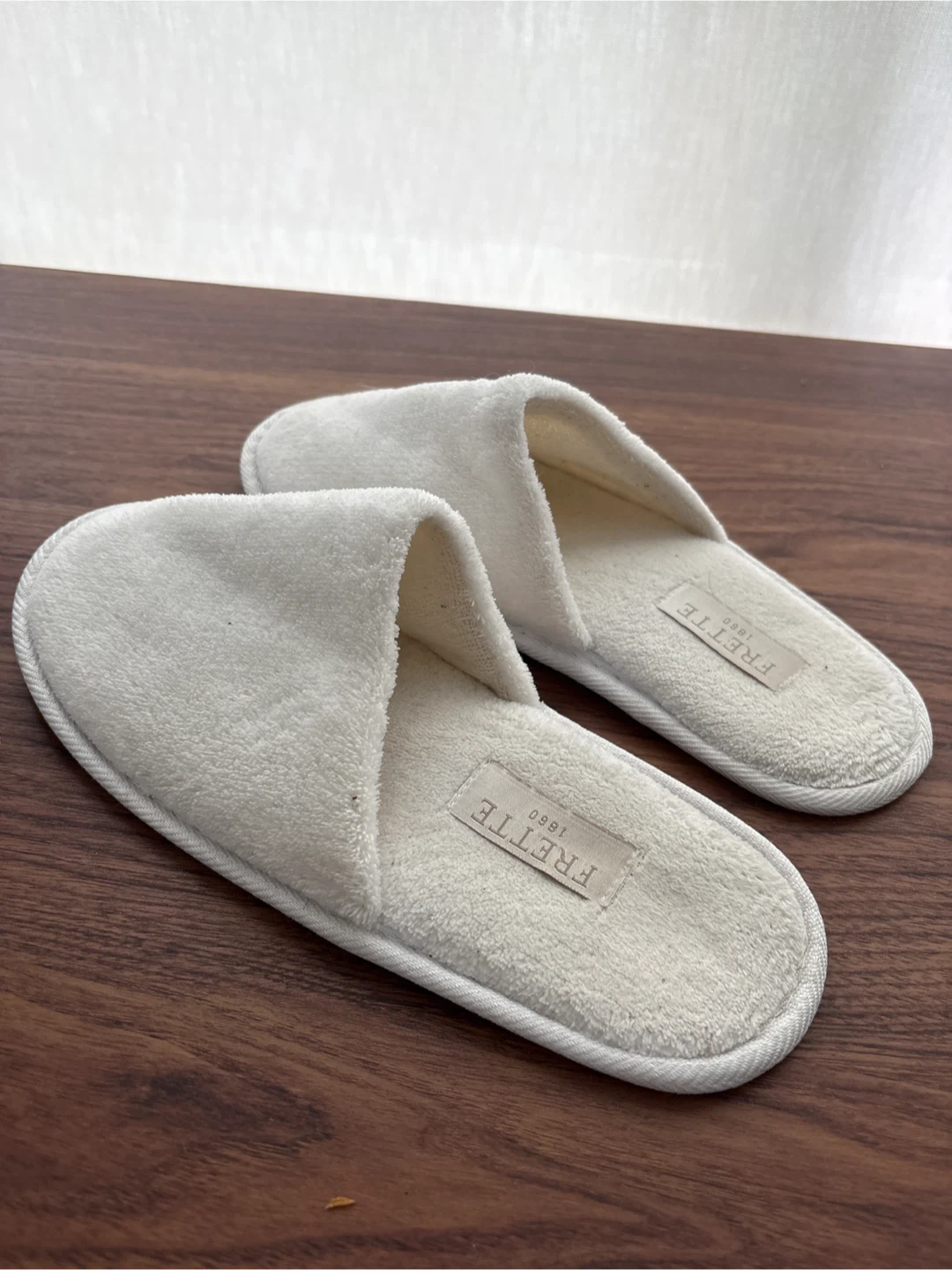 Frette White Plush Slippers 🏆