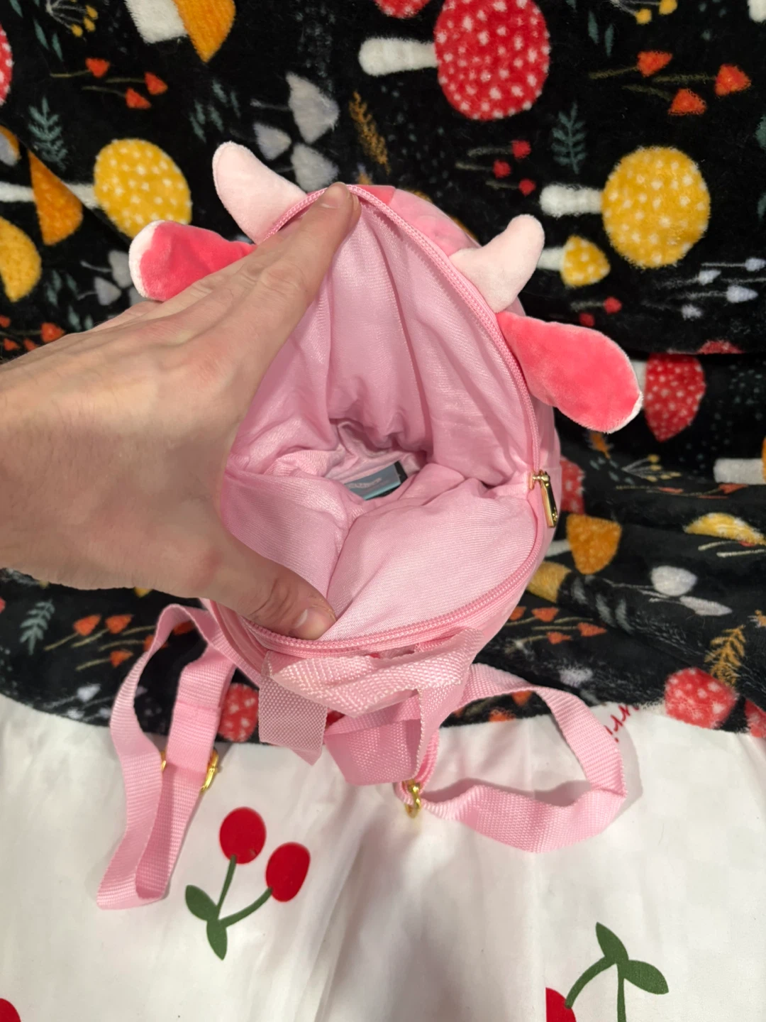 Squishmallow cow backpack - photo 3