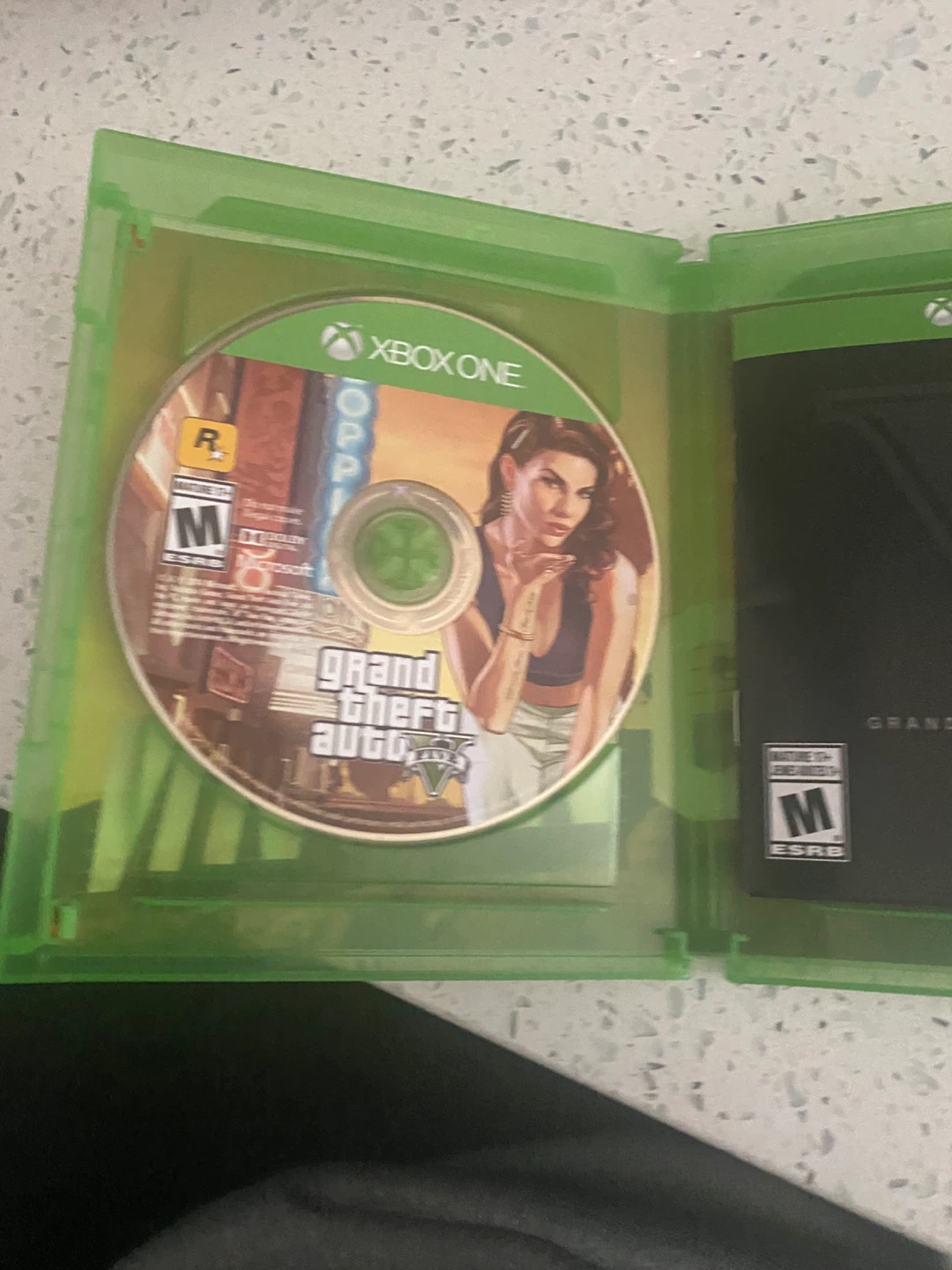Grand Theft Auto V Premium Edition Xbox One - photo 2