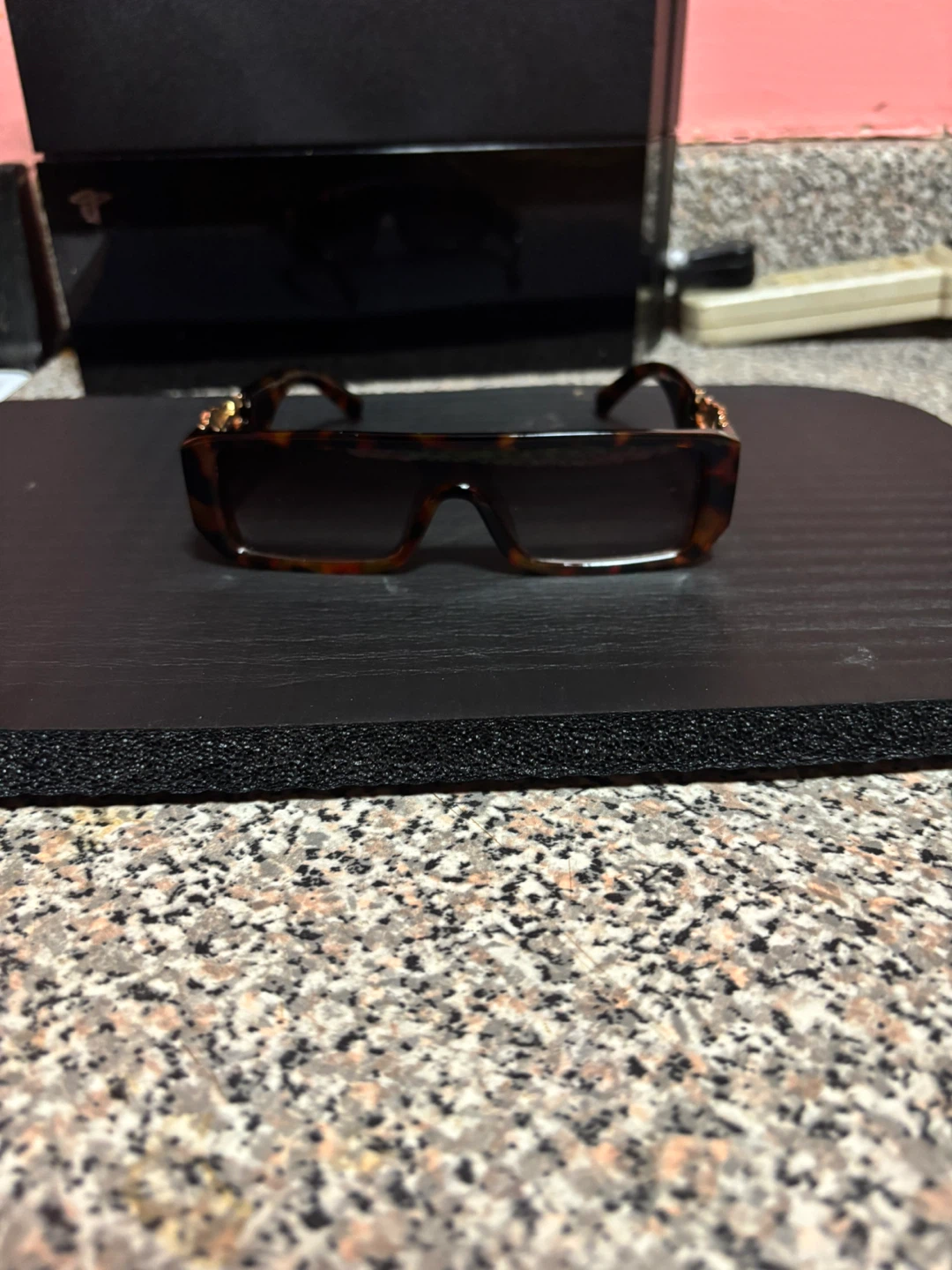 Fashion Sunglasses with Leopard Accent - photo 3