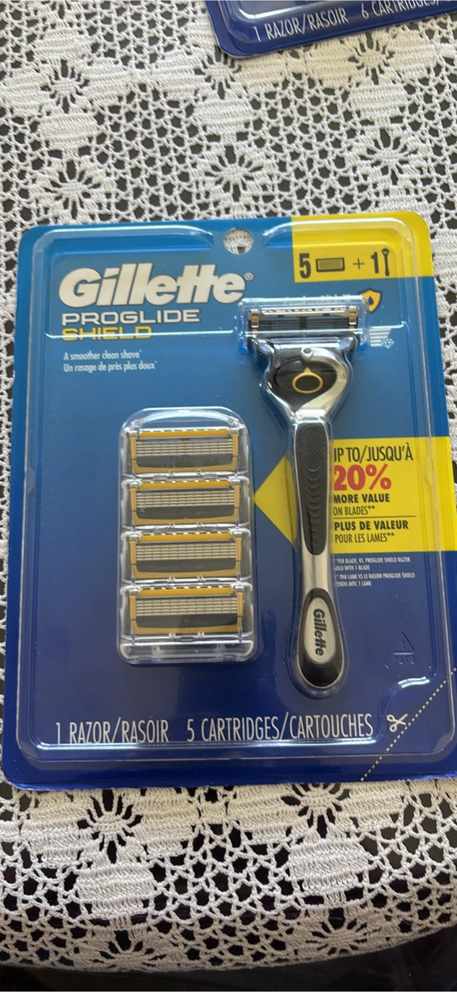 Gillette ProGlide Shield Razor with 5 Cartridges