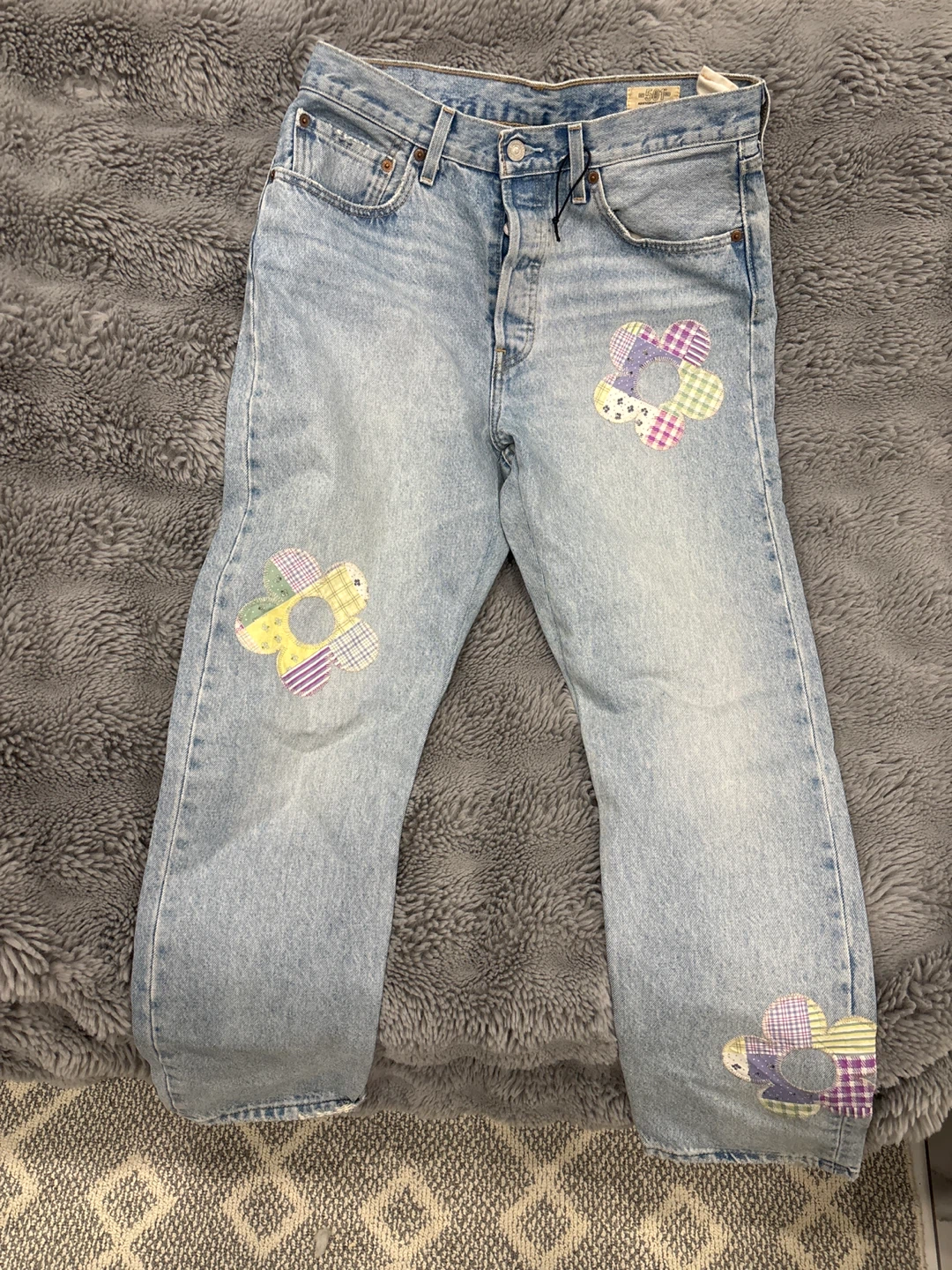 Levi's Light Wash Denim Jeans with Flower Patches w31 l30