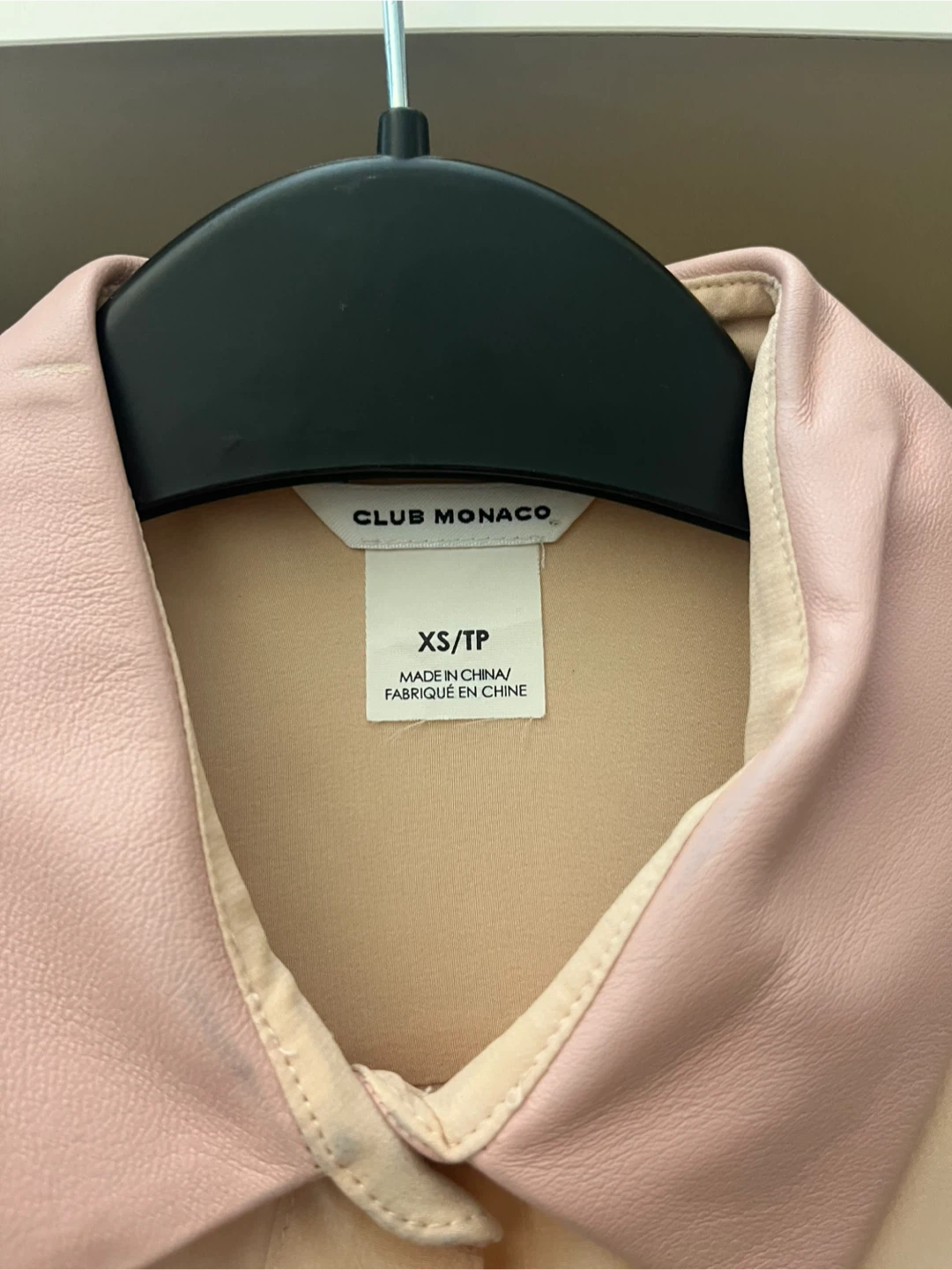 Club Monaco Silk Blouse with Leather Collar - XS/TP 🏆 - photo 3