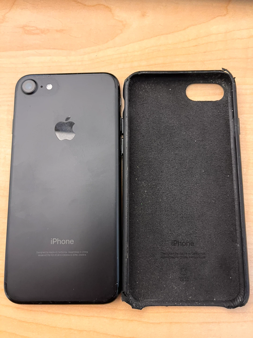 iPhone 7 with Black Case - photo 2