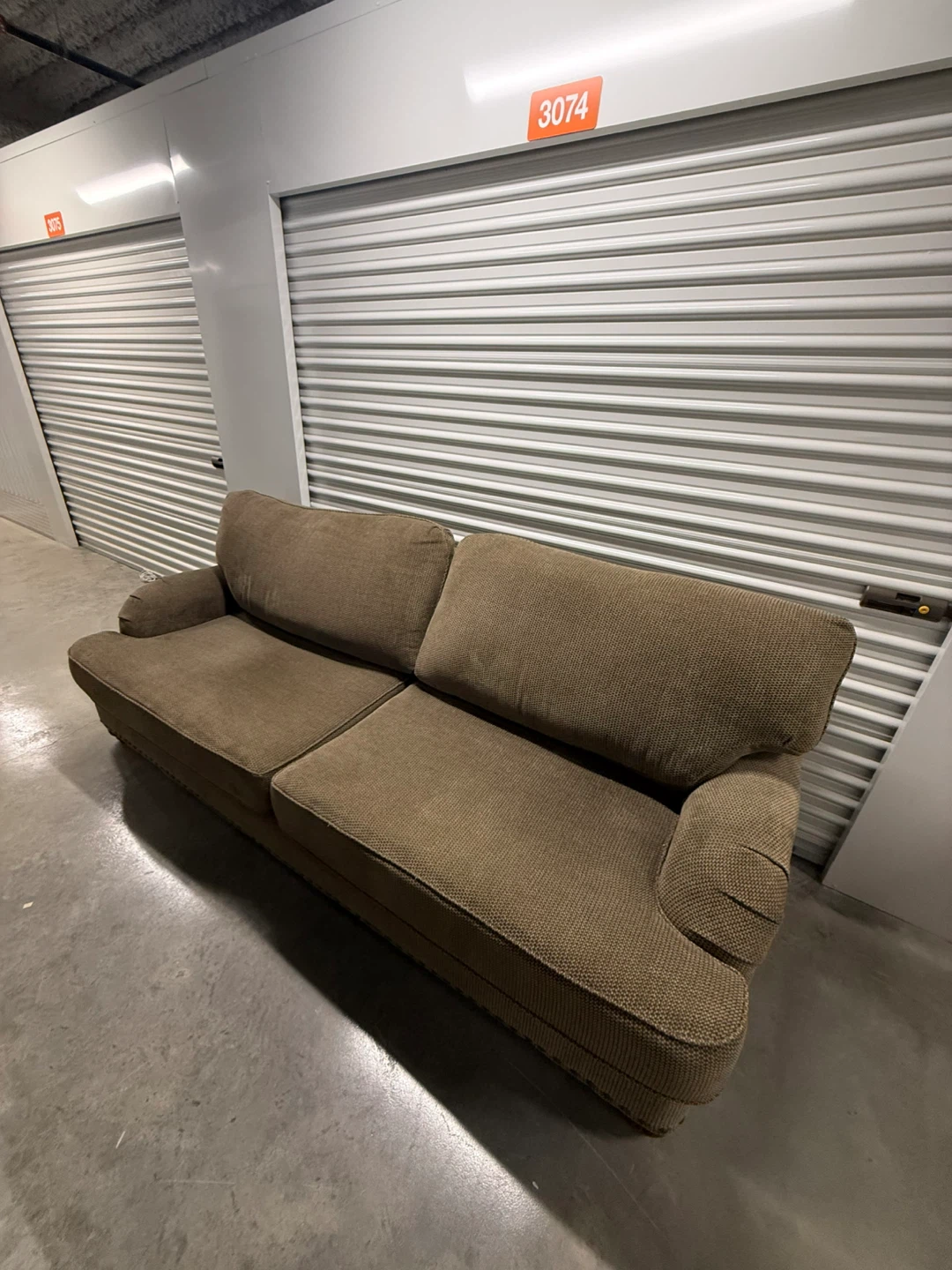🚨Free Delivery NJ/NY Brown Sofa Clean and Odor Free - photo 2