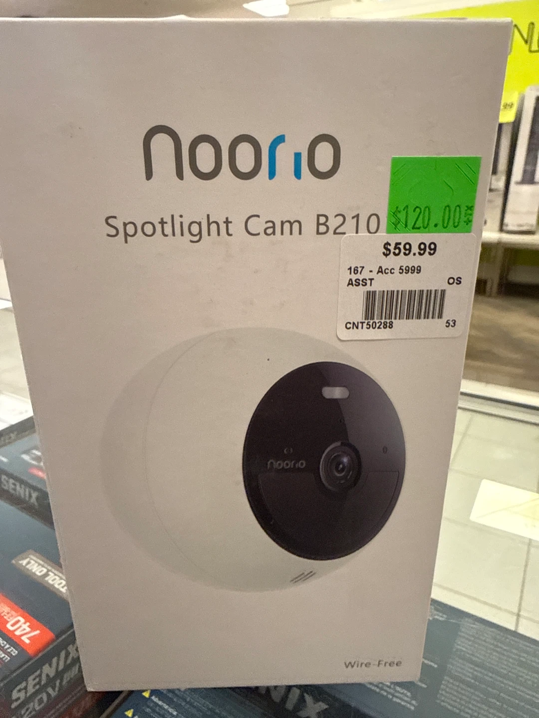 Noorio Spotlight Cam B210 Wire-Free Security Camera