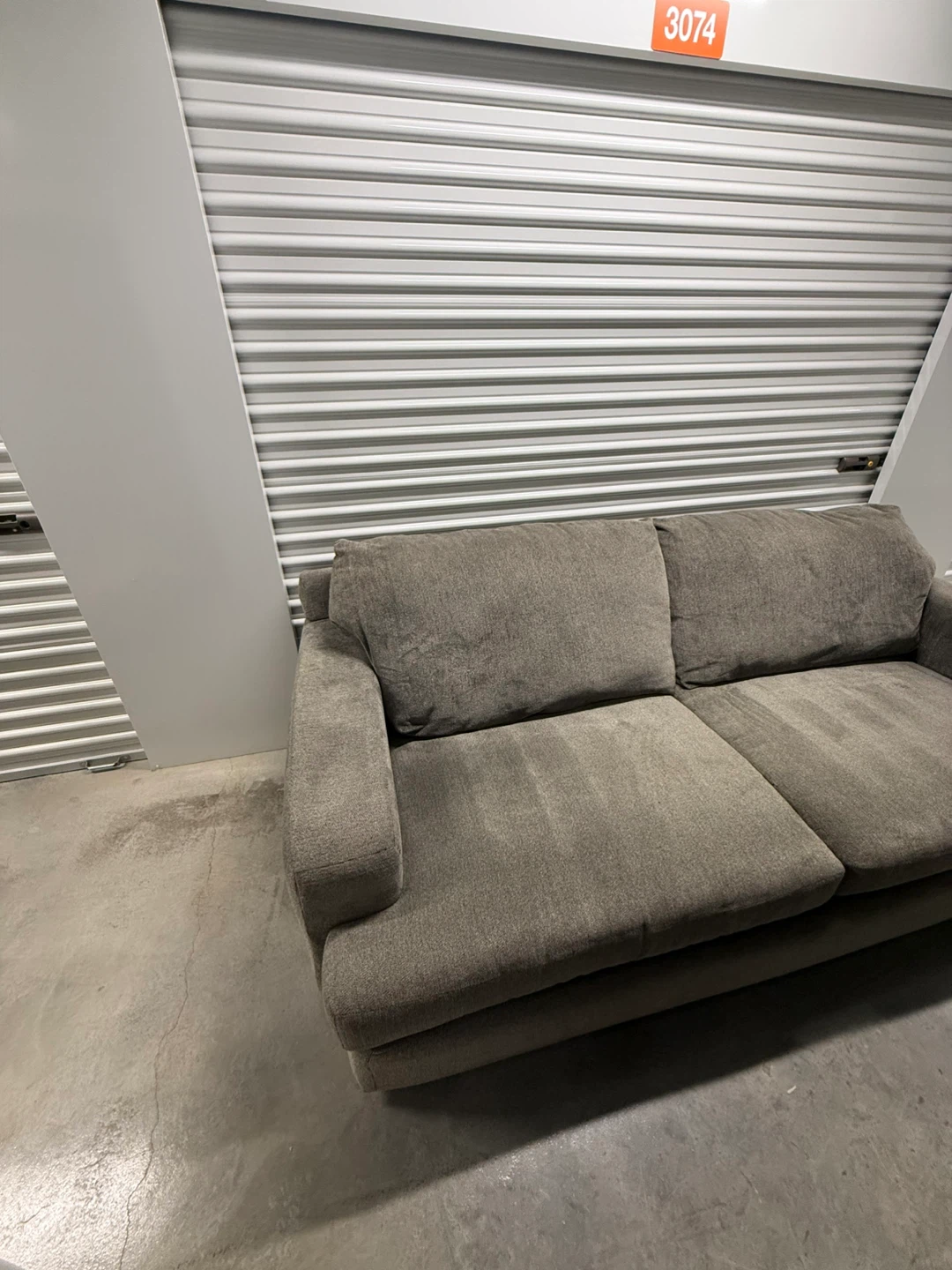🚨Free Delivery NJ/NY Gray Sofa Clean and Odor Free - photo 3