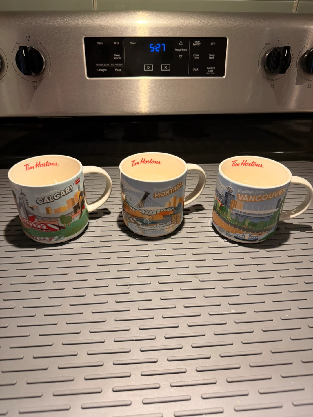 Tim Hortons Cityscape Mugs🏆 (Calgary, Montreal, Vancouver)