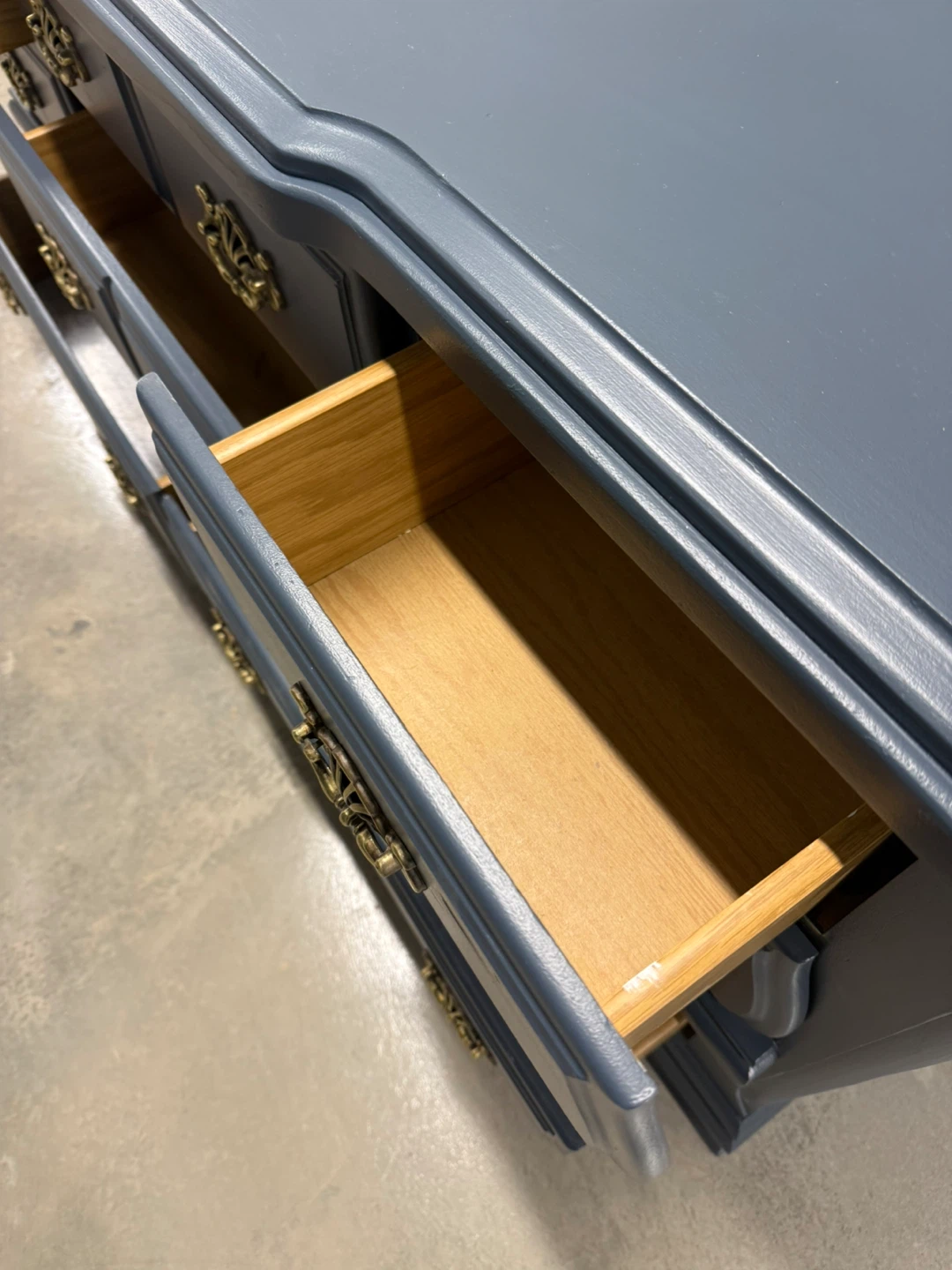 🚨Free Delivery NJ/NY Navy Blue Solid Wood Dresser - 8 Drawers - photo 2