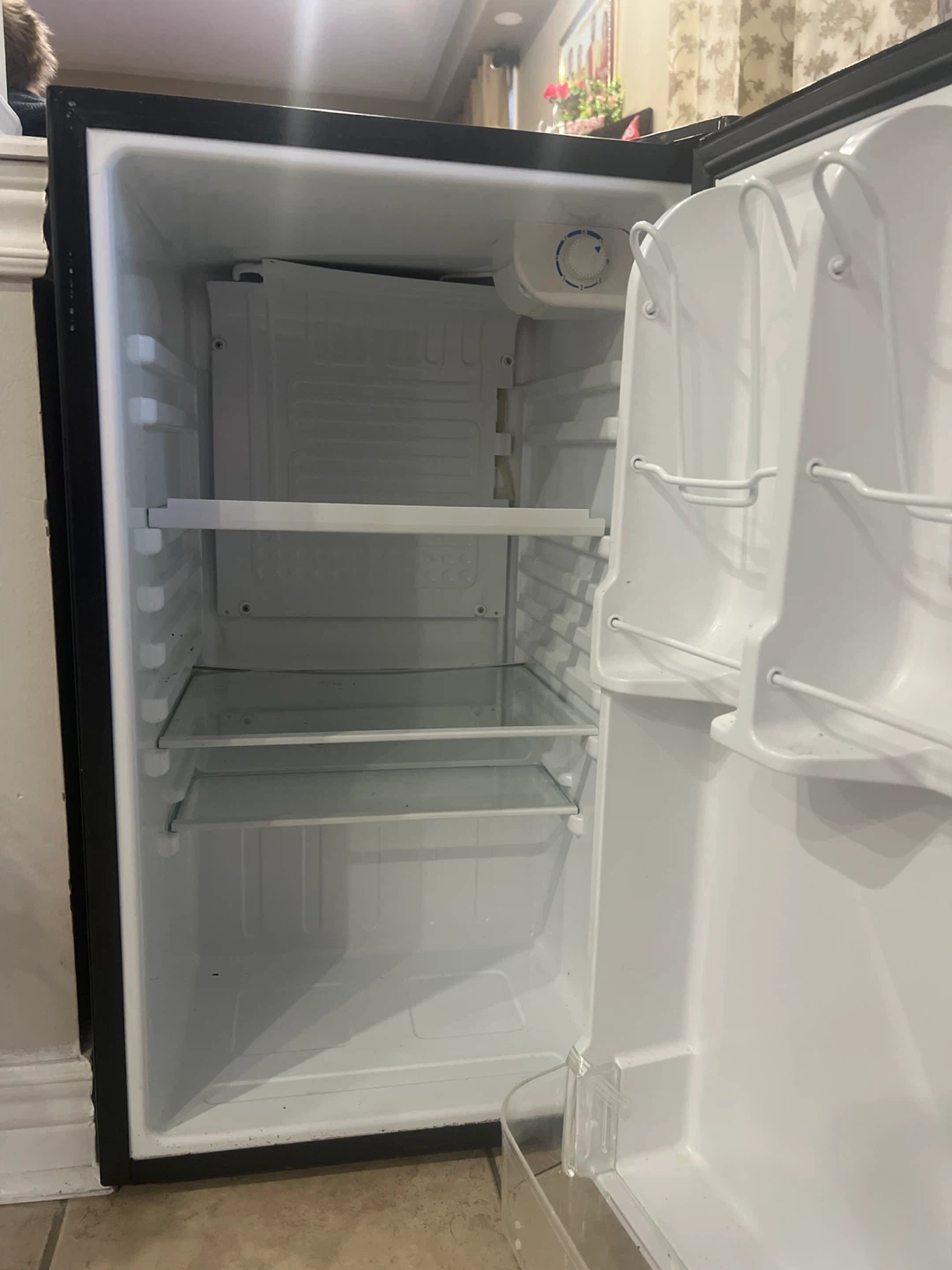 Haier Mini Fridge - photo 2