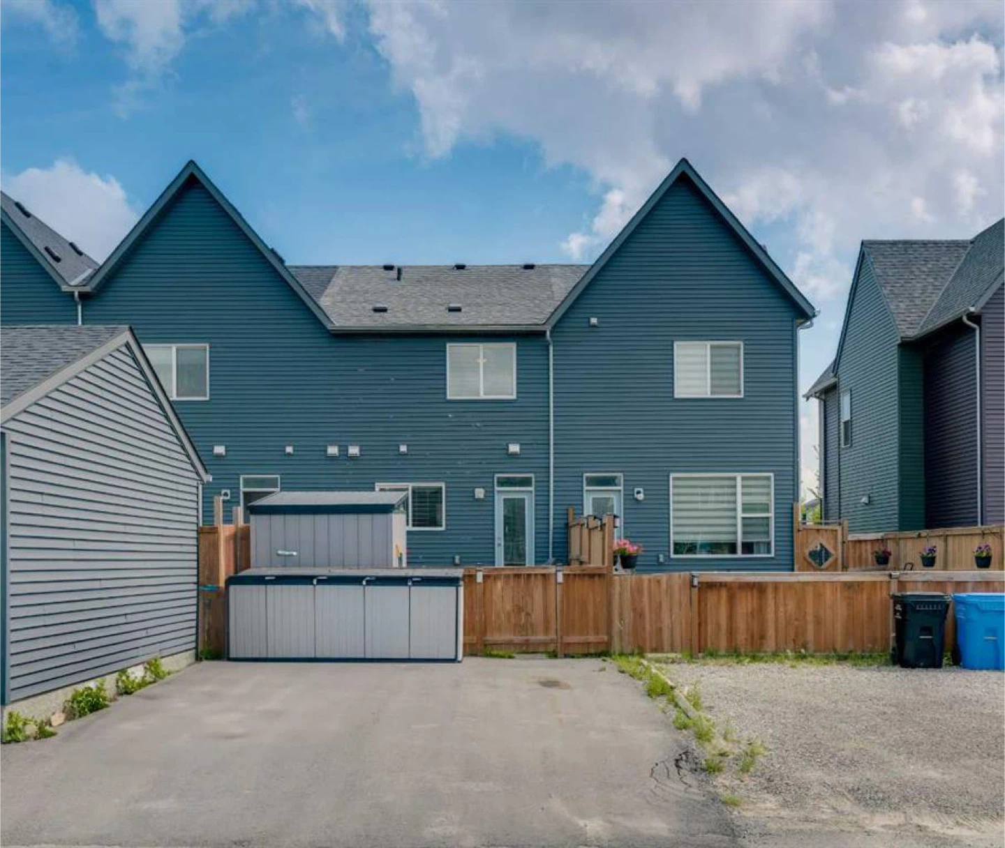Townhouse for Rent - 4 Bedrooms, 3.5 Bathrooms - photo 3