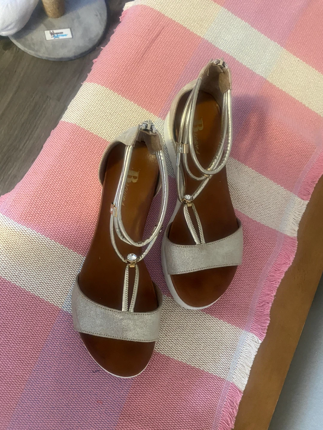 Browns Women's Gold Leather Sandals made in Italy NEW