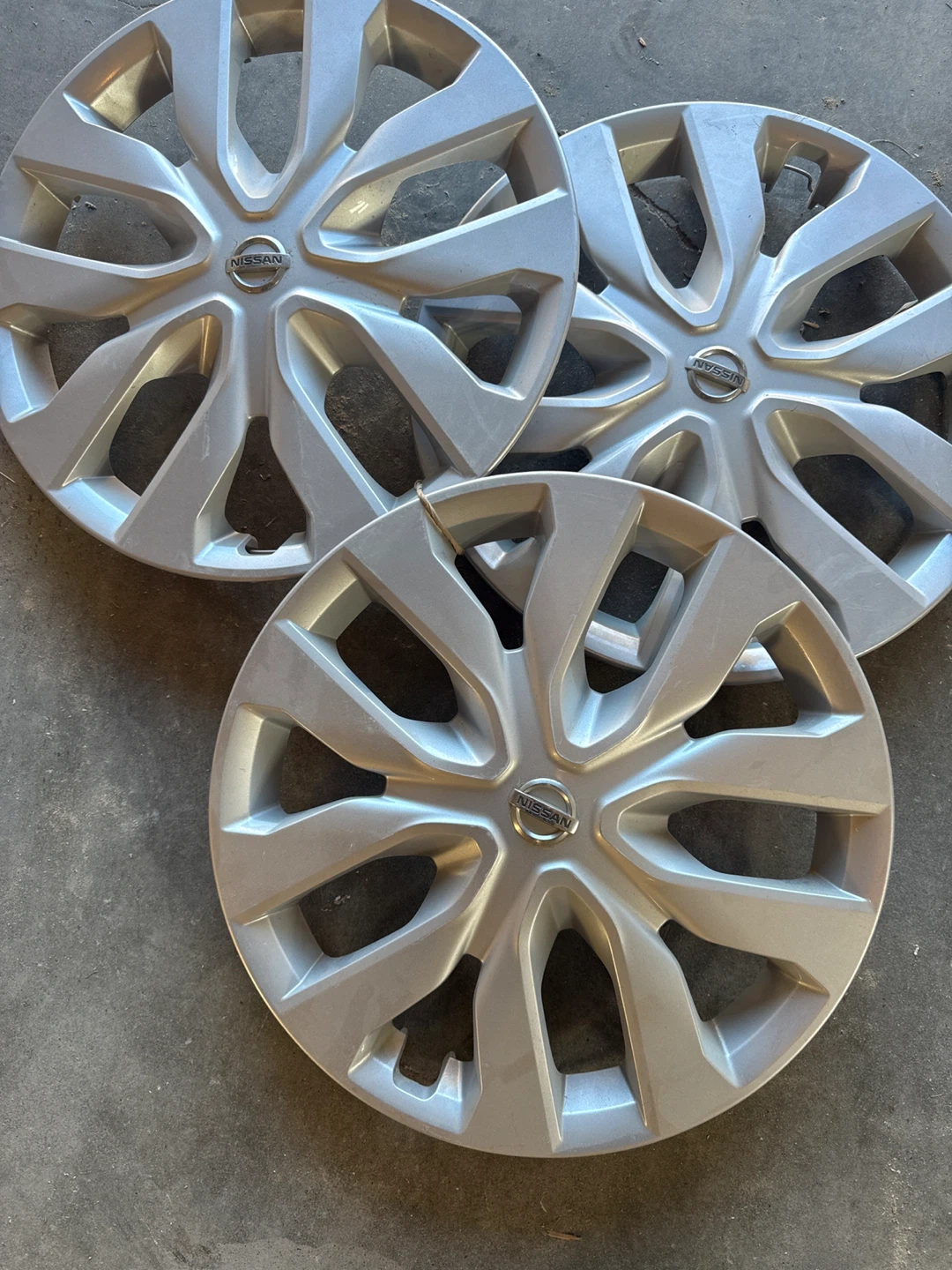 Nissan Hubcaps - Set of 3, for 17 inches rim - photo 3