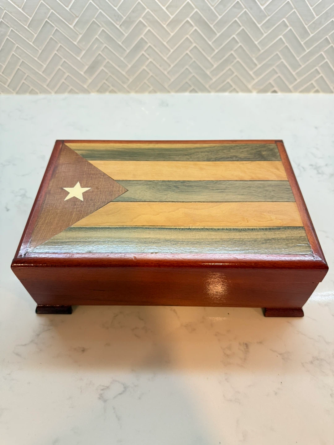 Wooden Cigar Humidor Box with Cutter (brand new)