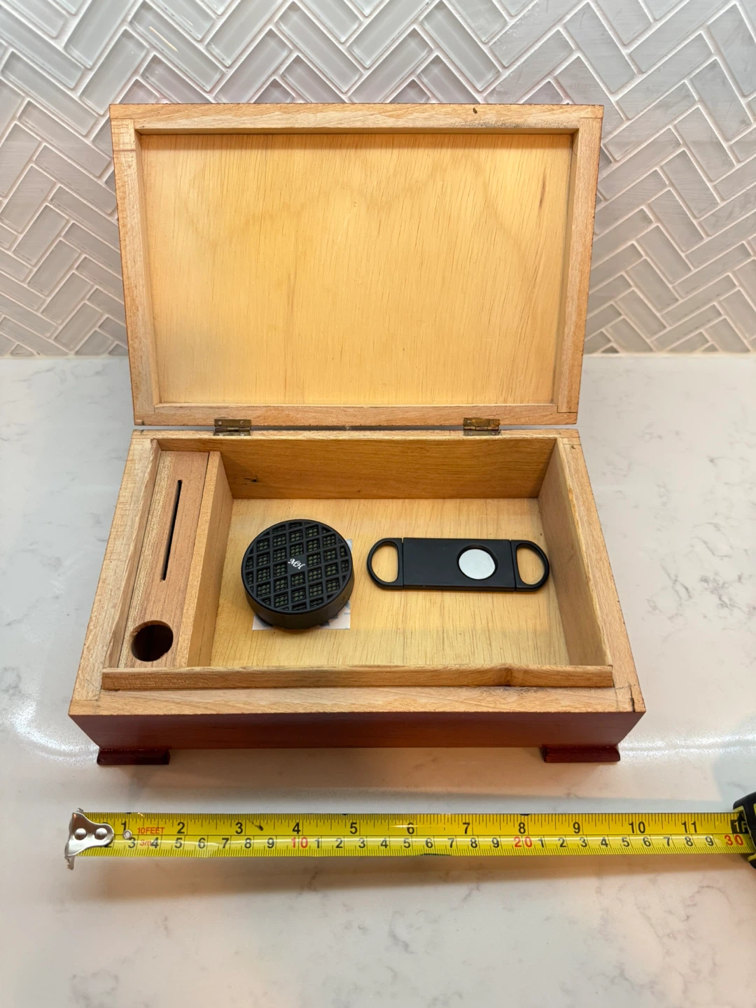 Wooden Cigar Humidor Box with Cutter (brand new) - photo 3
