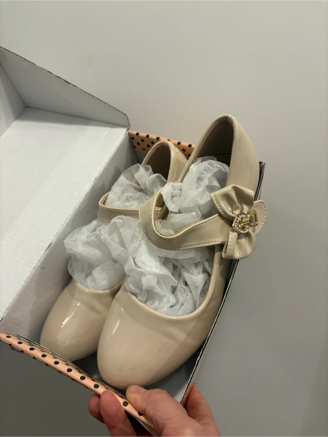 Girls Princess Shoes size2 / Beige Patent / Bow Detail - photo 2
