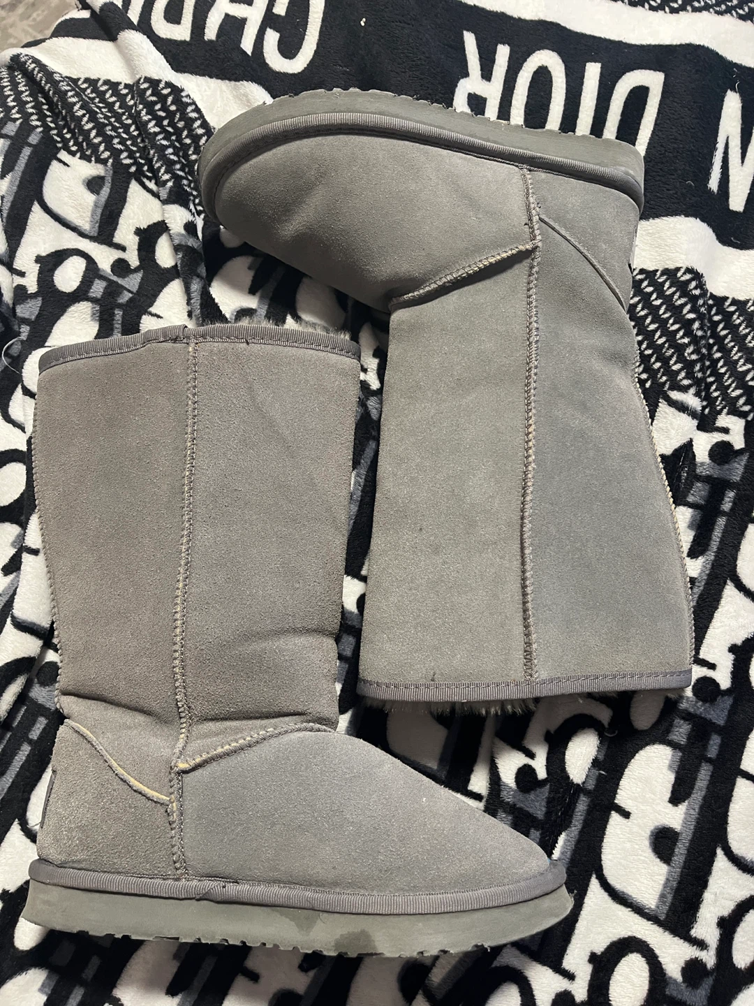 UGG Australia Grey Suede Sheepskin Boots - photo 2