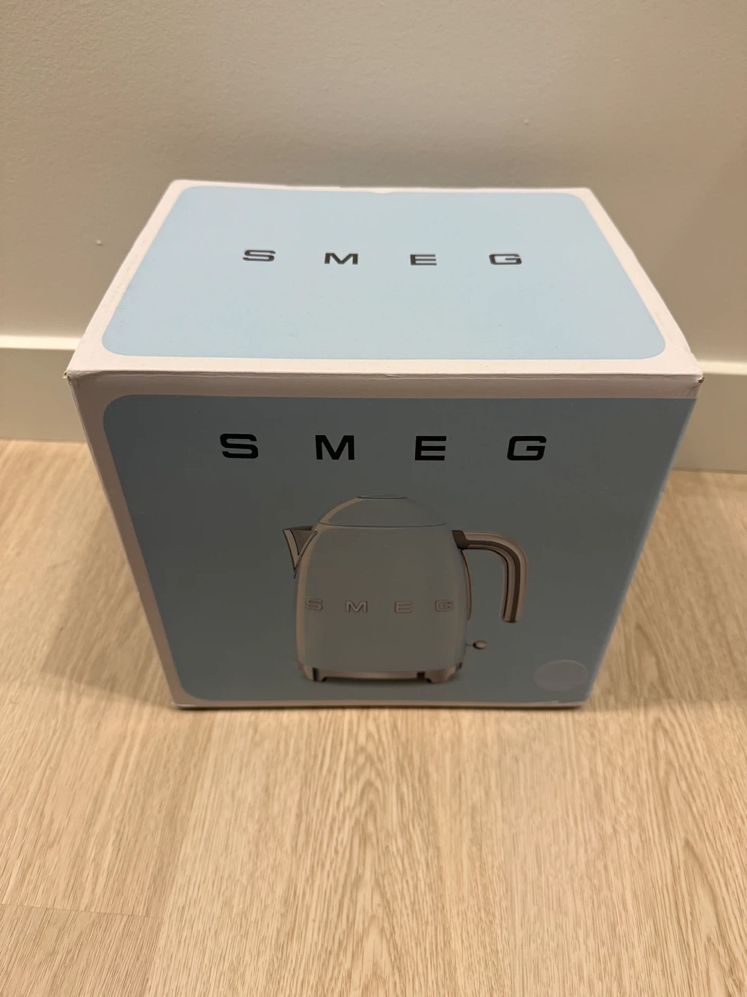 Smeg Electric Kettle - 1.7L - Pastel Blue