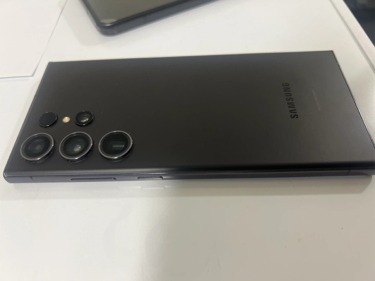 Samsung Galaxy S23 Ultra 5G - photo 4
