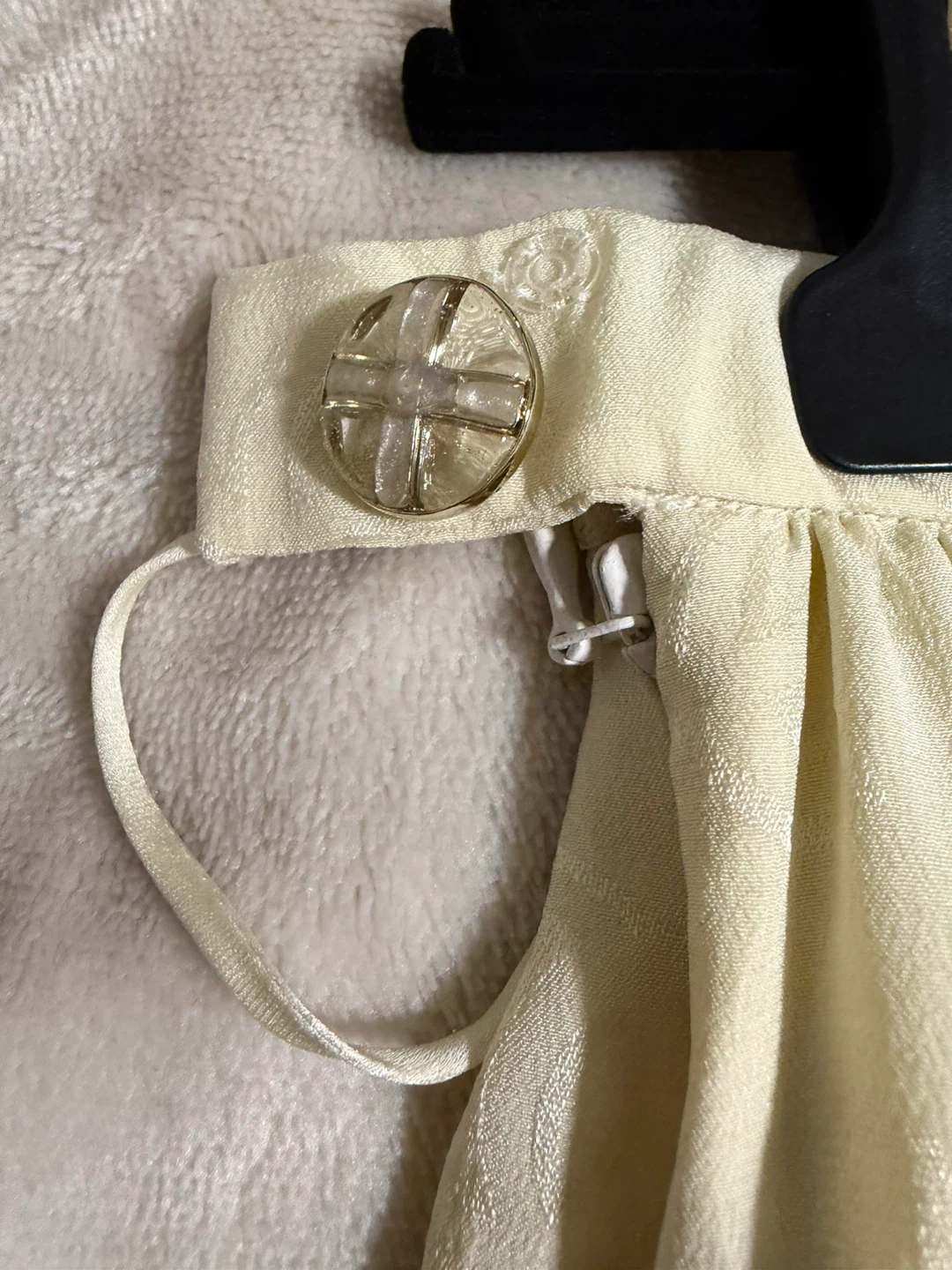 Chanel Cream CC Logo Midi Skirt Size 36 - photo 4