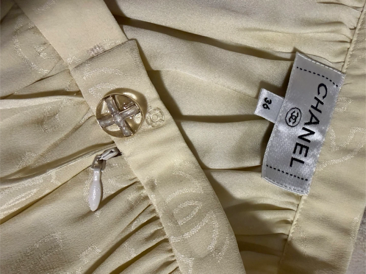 Chanel Cream CC Logo Midi Skirt Size 36 - photo 3