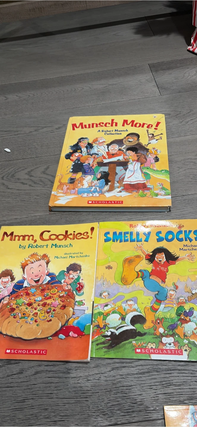 Robert Munsch Books: Munsch More!, Mmm, Cookies!, Smelly Socks