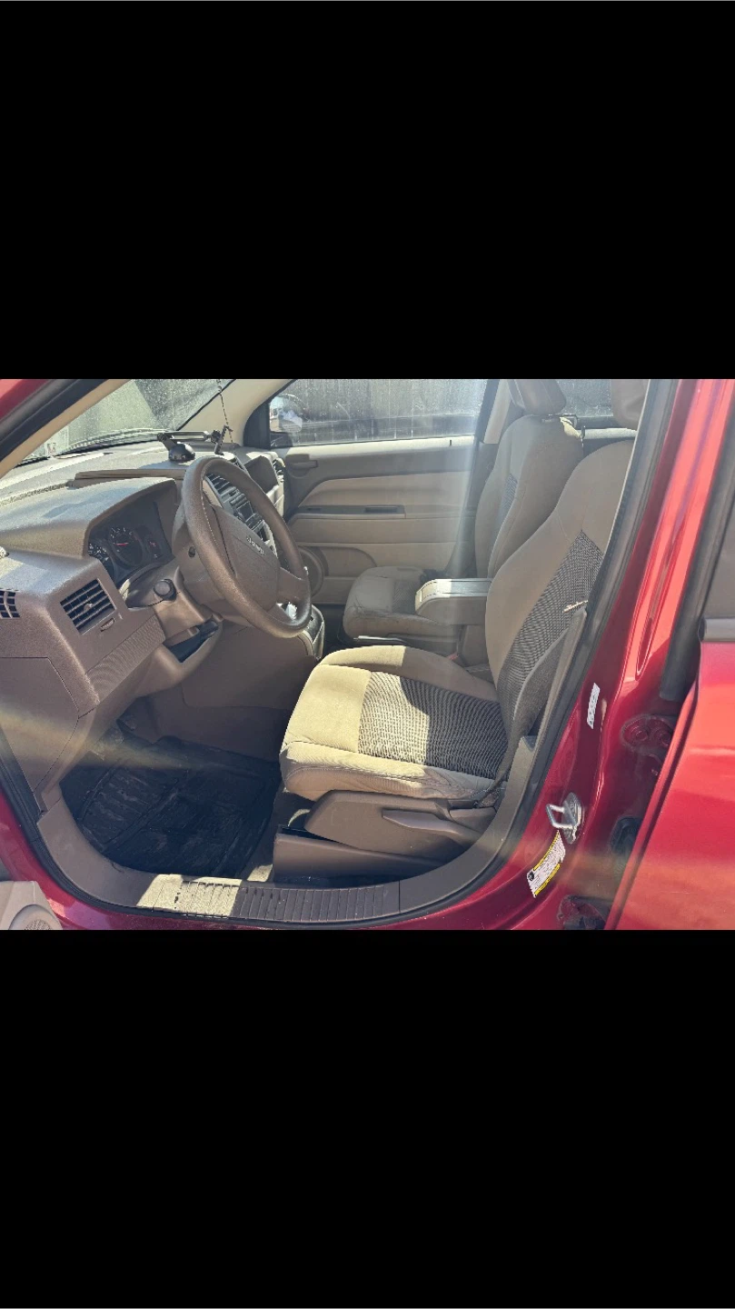 2010 Red Jeep Compass - photo 2