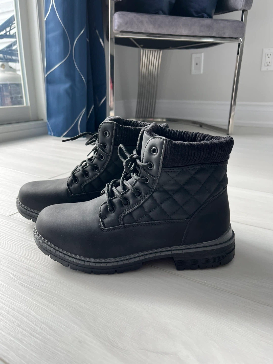 Brand New Women’s Winter Boots (Size 8)