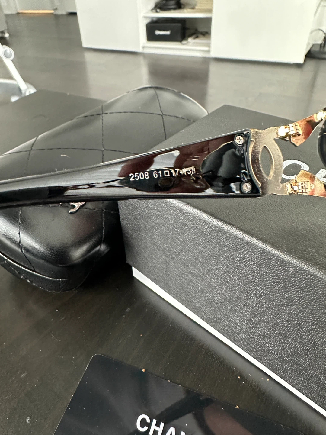 CHANEL Sunglasses Gold & Black Oval - photo 4