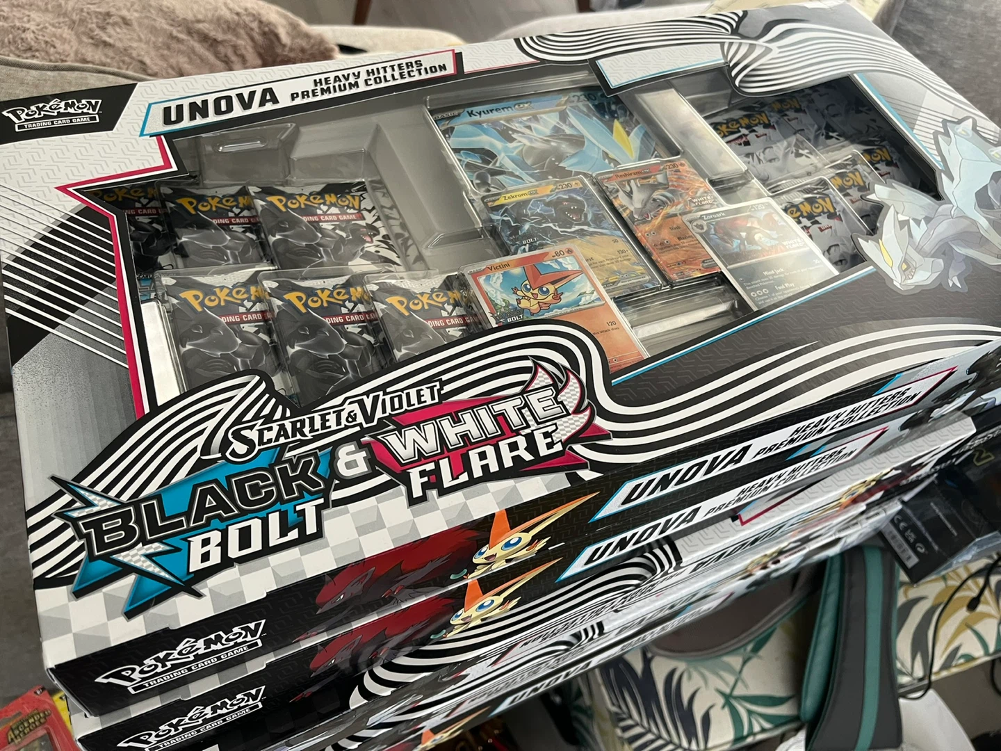 Pokemon Unova Heavy Hitters Premium Collection Box - photo 2