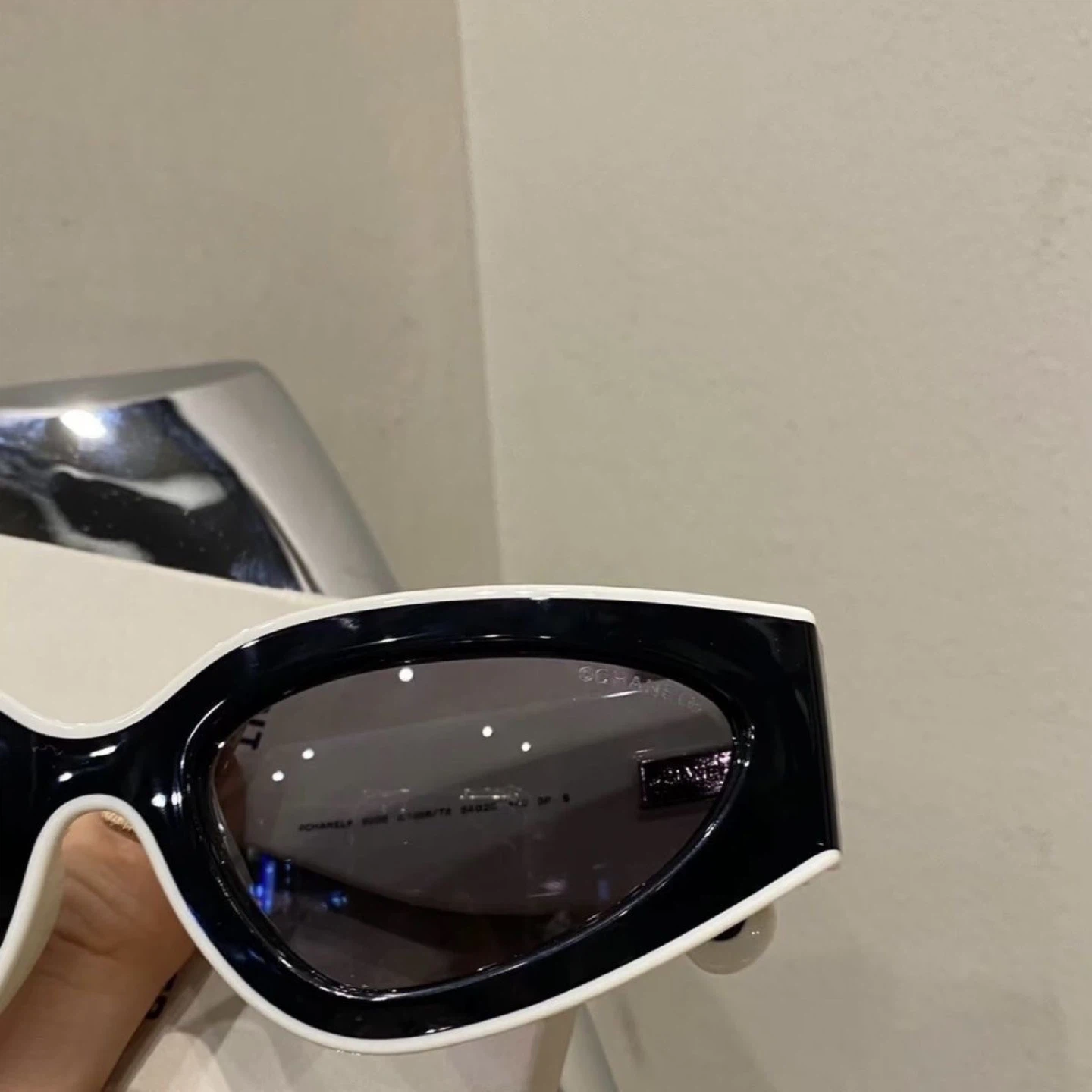 Chanel Sunglasses - photo 4
