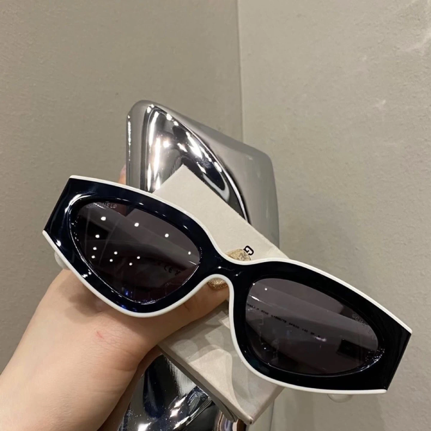 Chanel Sunglasses - photo 5