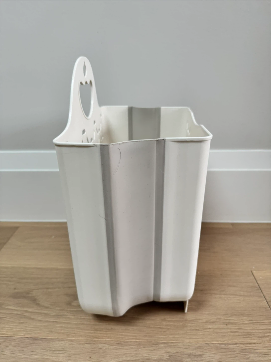 White Foldable Laundry Basket - photo 4