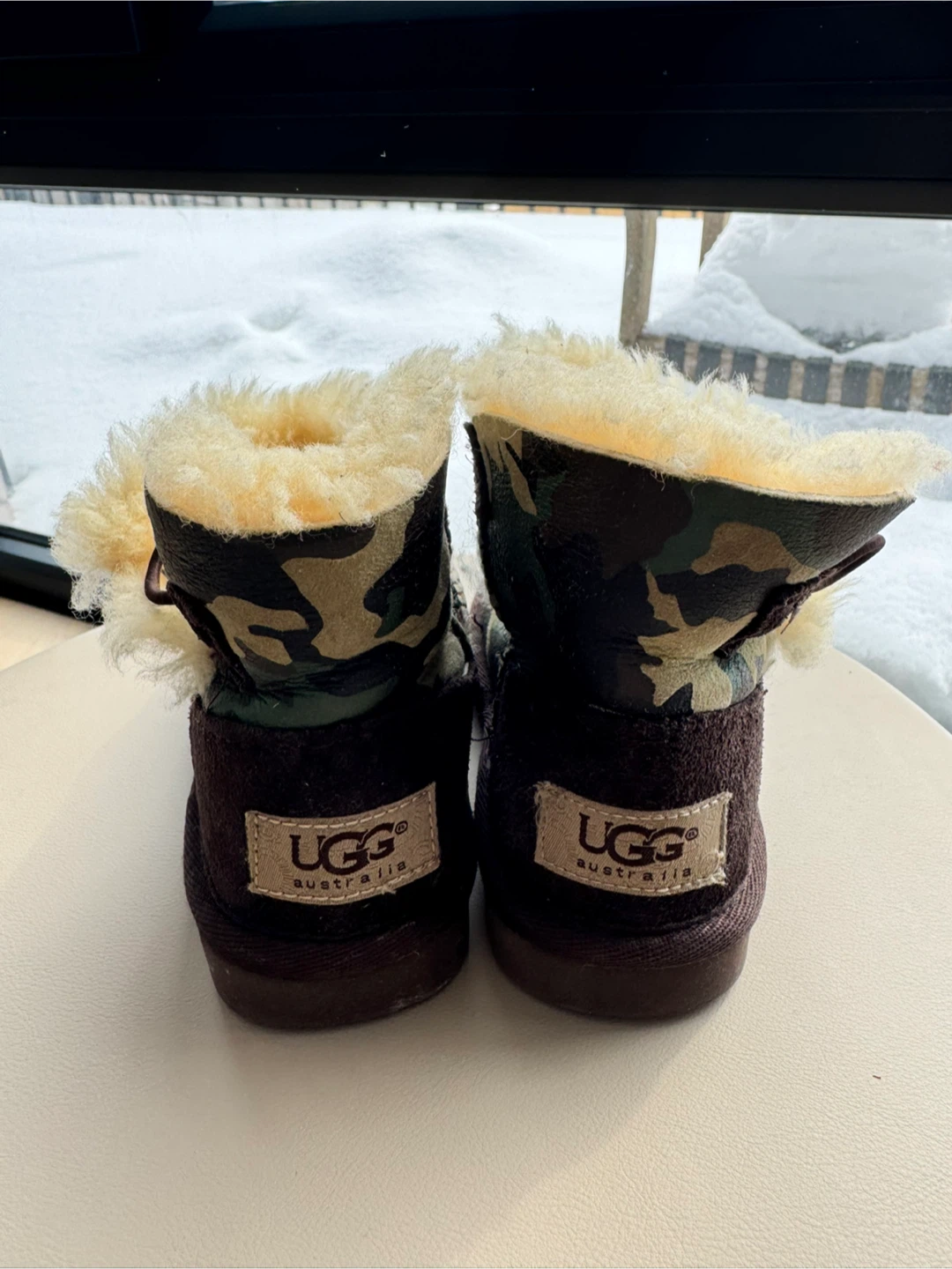Ugg Australia Kids Camo Sheepskin Boots Size 24 - photo 2