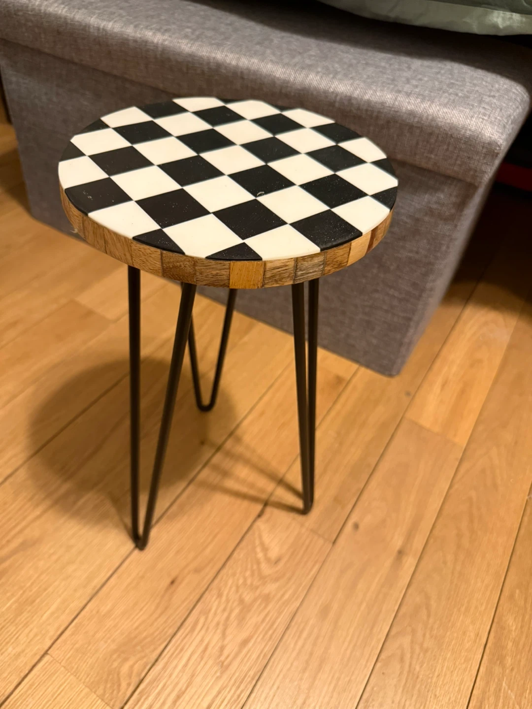 Round Accent planter Table with Checkerboard Top