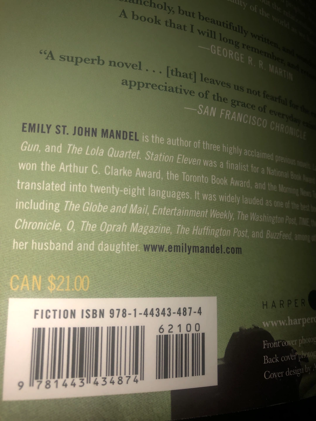 🏆 Station Eleven: A Novel by Emily St. John Mandel - photo 2