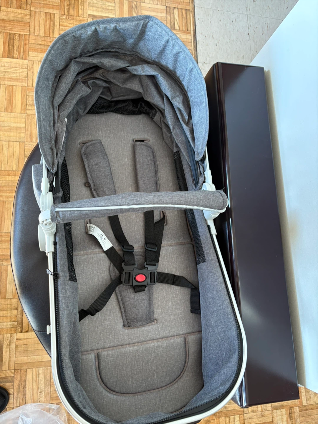 Grey Stroller with Bassinet - photo 2