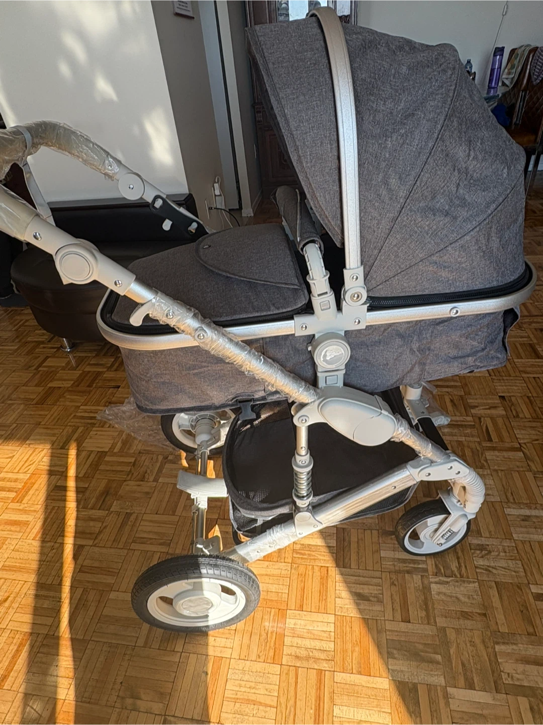 Grey Stroller with Bassinet