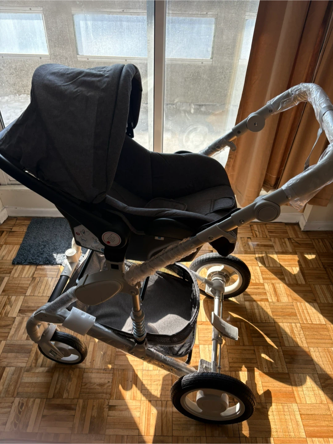 Grey Stroller with Bassinet - photo 3