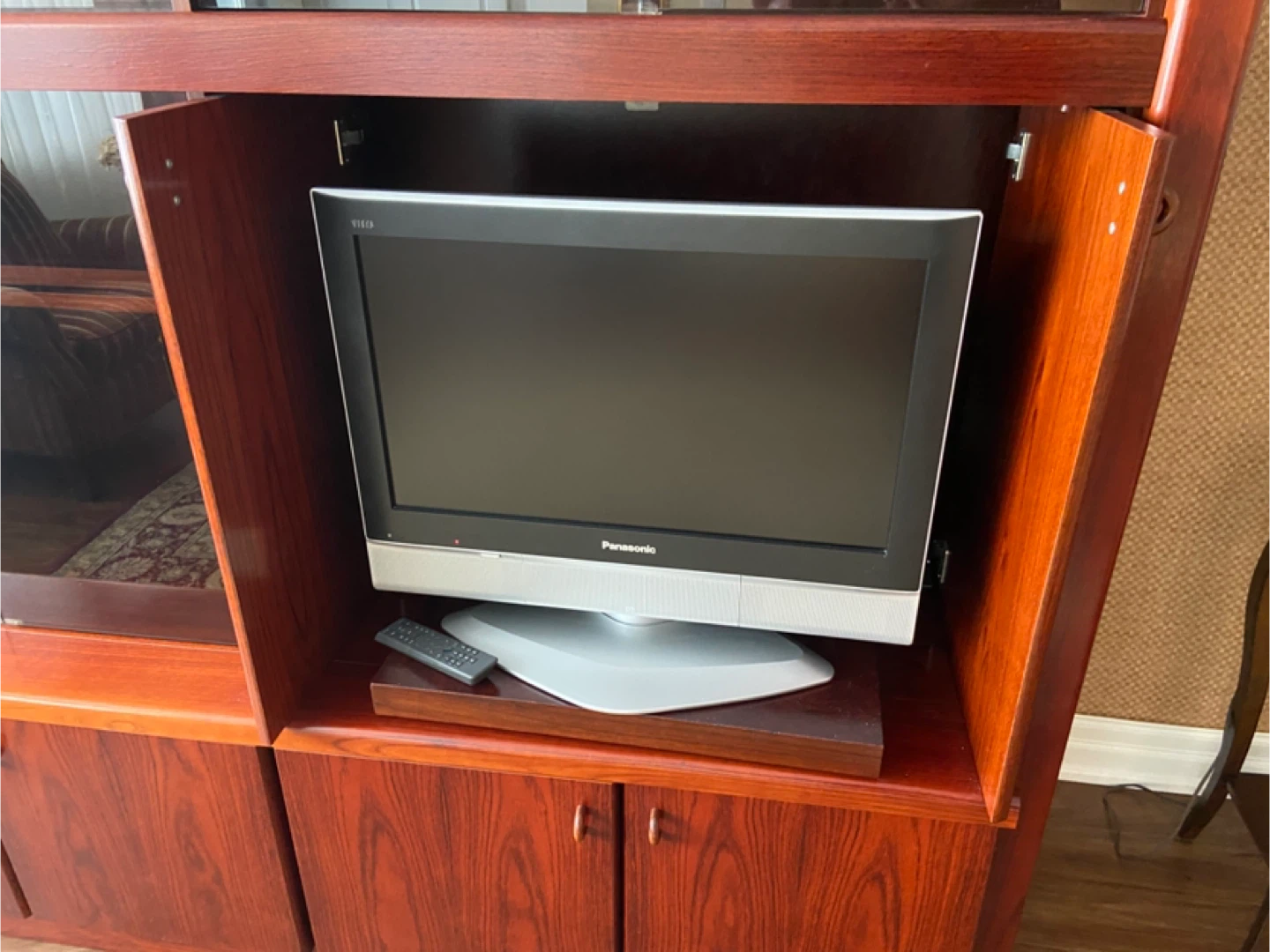 🏆Panasonic Viera Television with Remote - photo 3